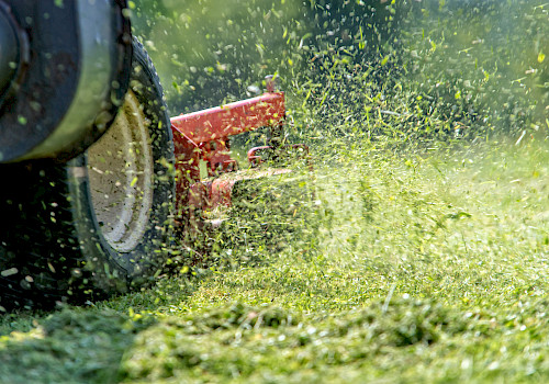 Ubbo Kruse, Dienstleistungen, Lohnunternehmen, Landwirtschaftsservice, Landgeräte, Landmaschinen, Kommunalservice, Grünflächenpflege, Mähservice