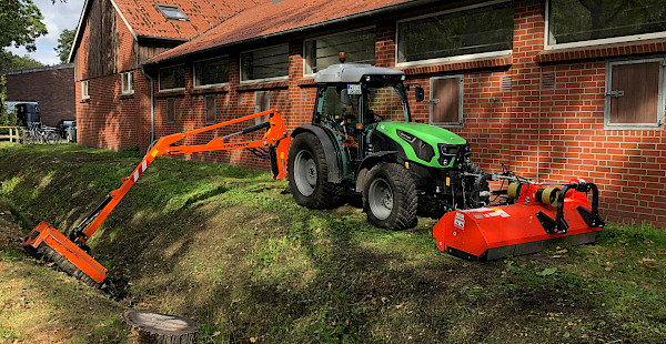 Ubbo Kruse, Dienstleistungen, Lohnunternehmen, Agrarservice, Landgeräte, Kommunalservice, Grünpflege, Mäharbeiten, Mulcharbeiten, Grünschnitt