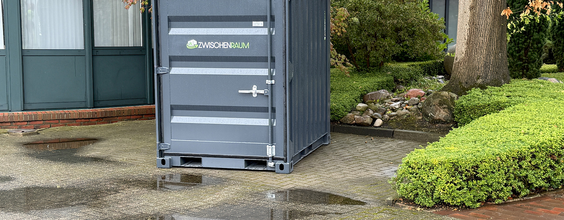 ZWISCHENRAUM Lagercontainer am Aufstellort